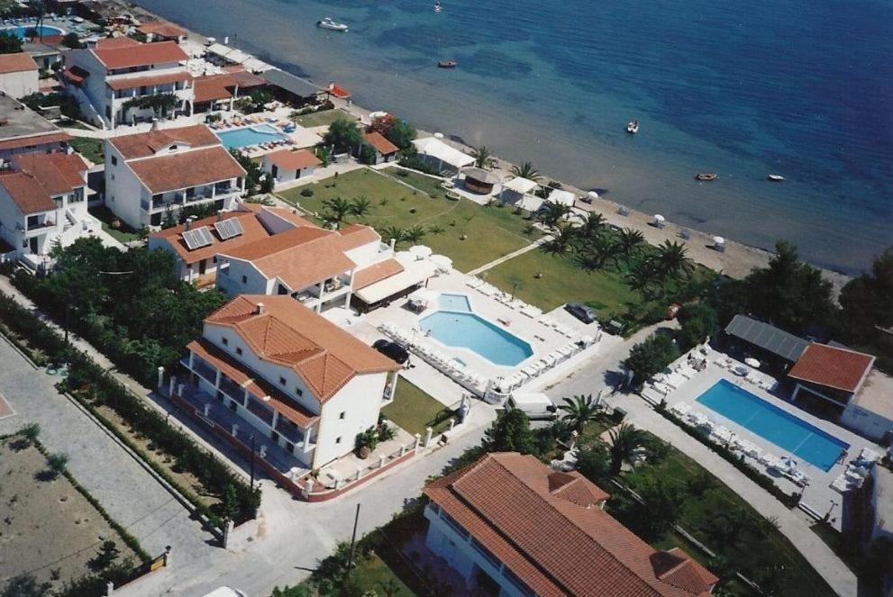 Umbrella Beach Apartments Kavos Exterior photo